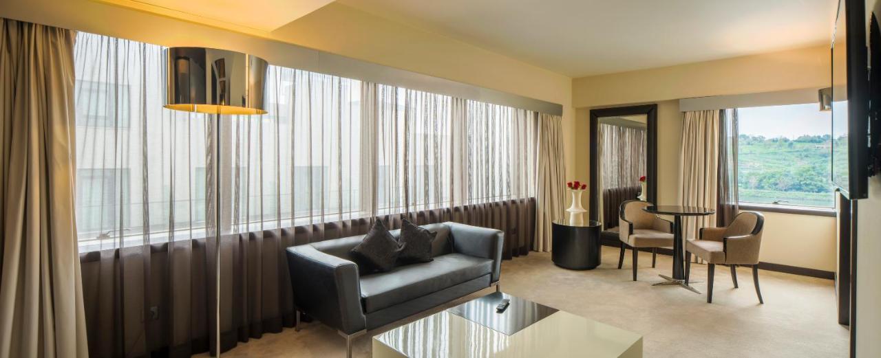 Nh Coimbra Dona Ines Hotell Eksteriør bilde