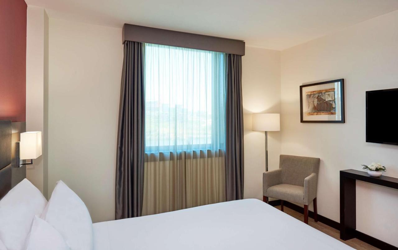 Nh Coimbra Dona Ines Hotell Eksteriør bilde