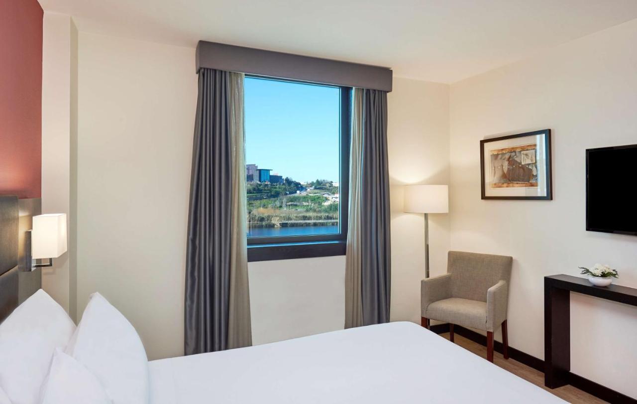 Nh Coimbra Dona Ines Hotell Eksteriør bilde